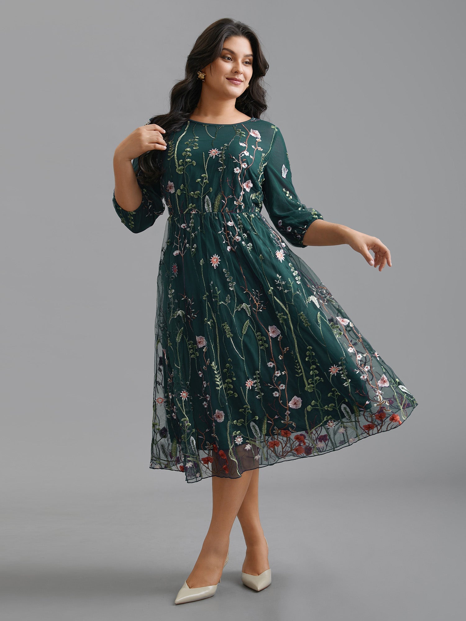 Robe Midi Brodee Fleurie Cintree