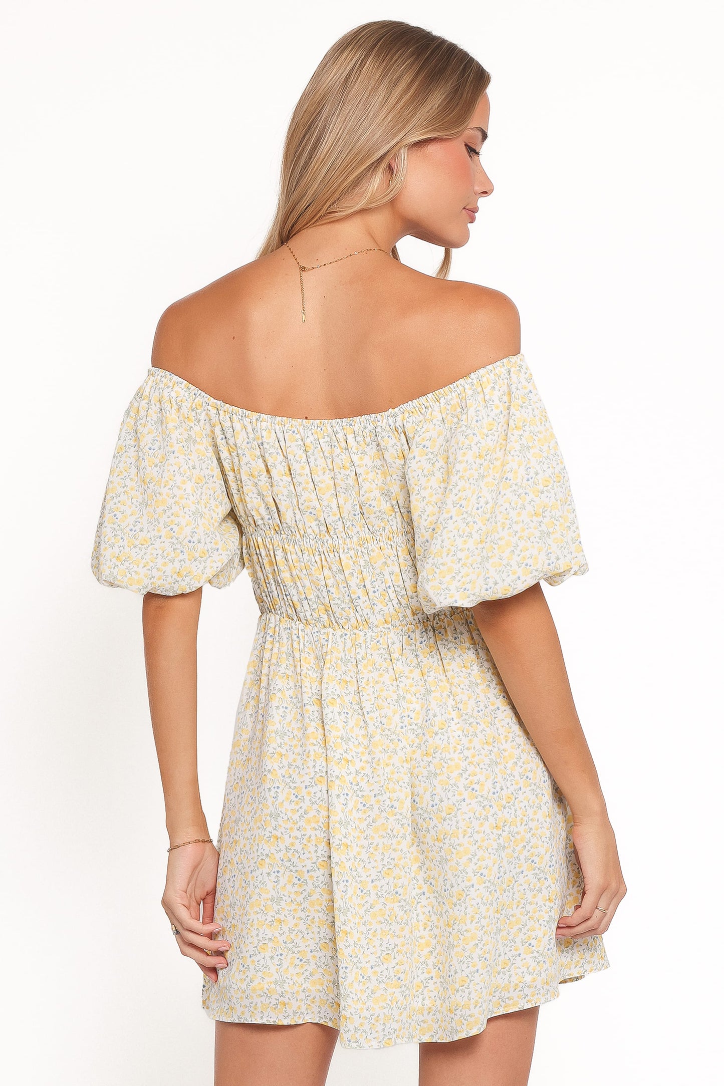 Robe Courte Fleurie Epaules Denudees