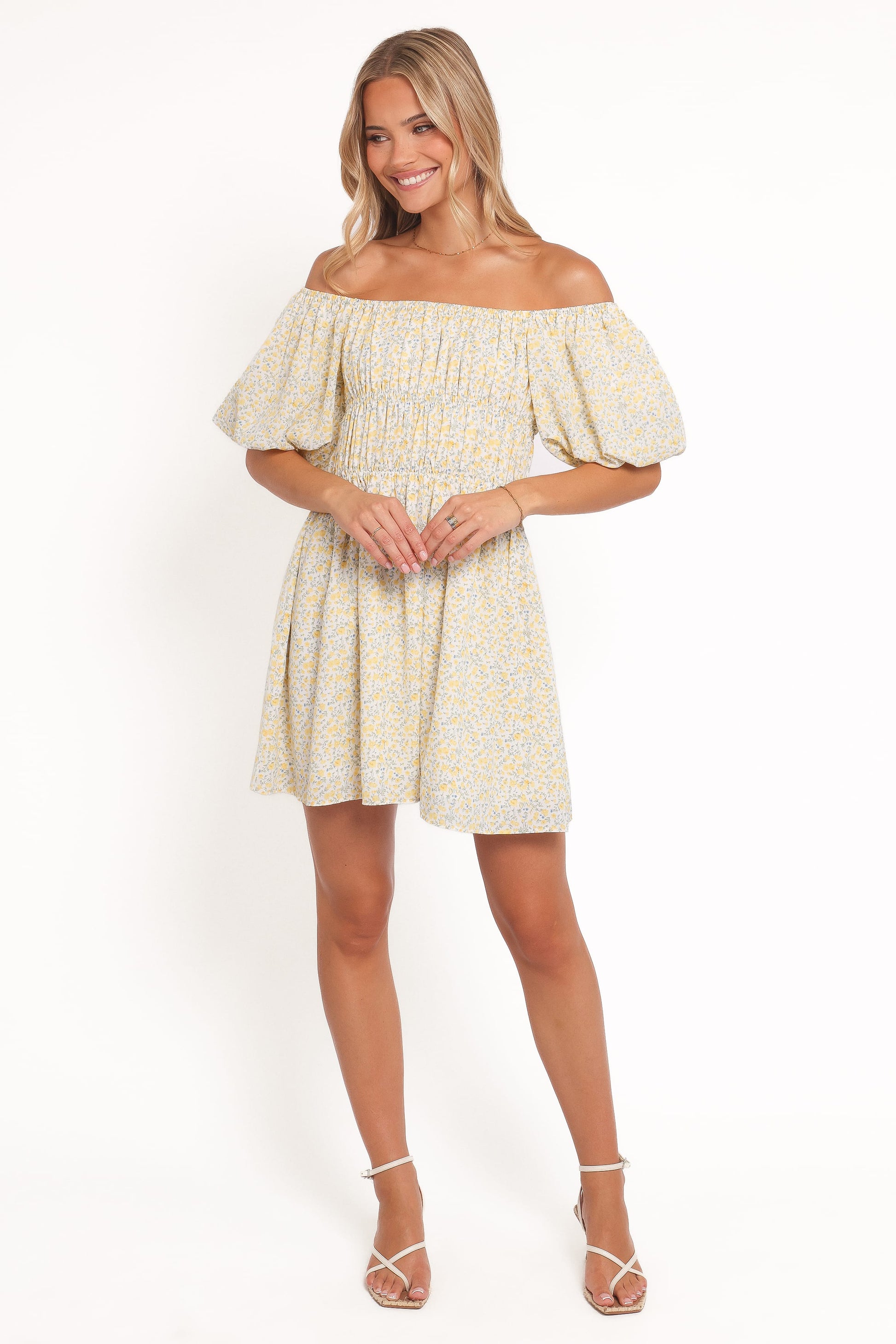 Robe Courte Fleurie Epaules Denudees